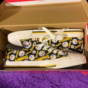 BRAND NEW STEELERS SNEAKERS SIZE 8 STILL IN BOX